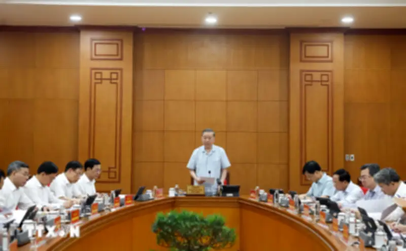 Tổng Bí thư Tô Lâm chỉ đạo đổi mới mạnh mẽ nghiên cứu khoa học cơ bản