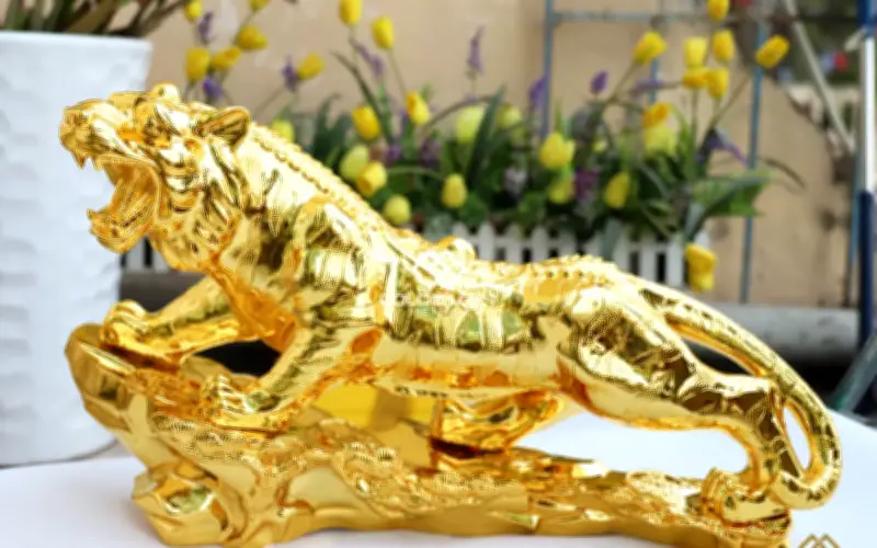 Tượng hồ phong thủy để bàn làm việc mang tới lợi ích gì cho gia chủ?