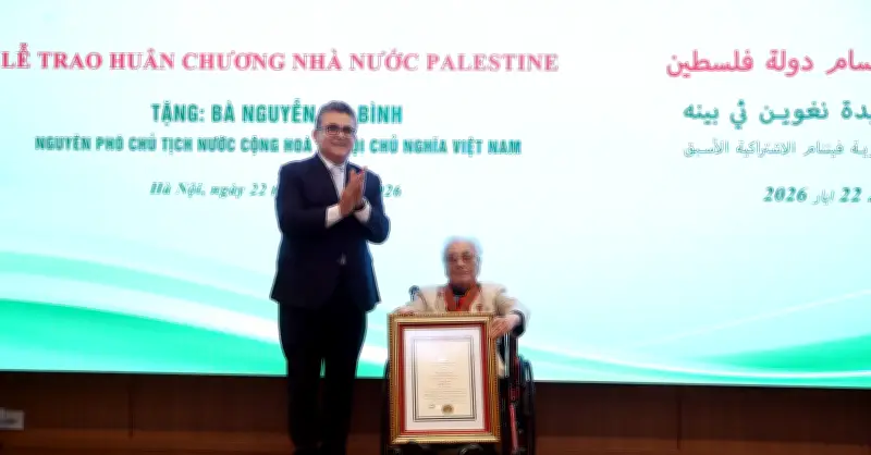 Tổng thống Palestine trao Huân chương cho bà Nguyễn Thị Bình
