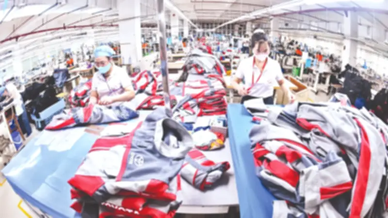 Tăng trưởng dệt may thiếu bền vững, doanh nghiệp gấp rút thích ứng