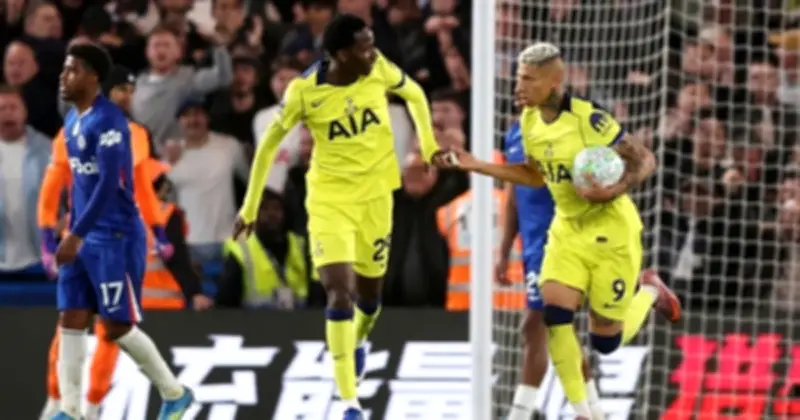 Tottenham nắm lợi thế lớn trong cuộc đua trụ hạng Ngoại hạng Anh