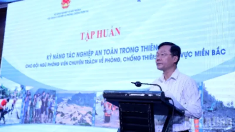 Tập huấn kỹ năng tác nghiệp an toàn trong thiên tai cho phóng viên miền Bắc
