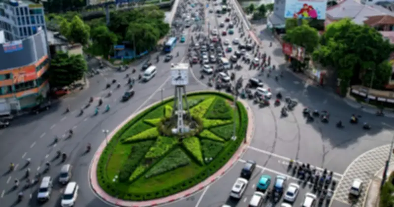 TP.HCM chi 610 triệu đồng thay đổi cách chạy xe tại vòng xoay Điện Biên Phủ