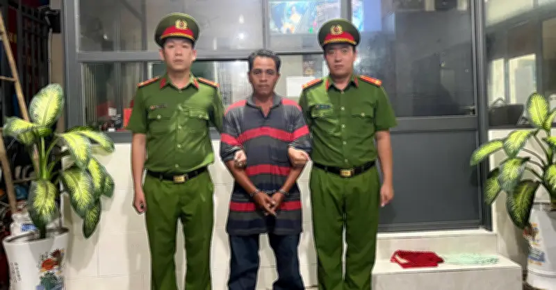 TP.HCM: Dùng ghế nhựa tấn công CSGT để giúp anh trai trốn đo nồng độ cồn
