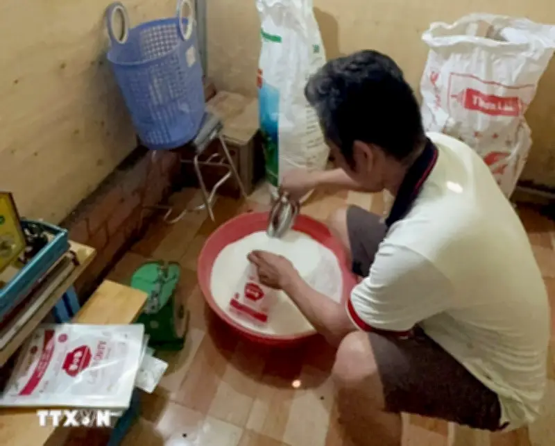 TP.HCM khởi tố vụ sản xuất 4 tấn bột ngọt giả, tạm giam 3 bị can