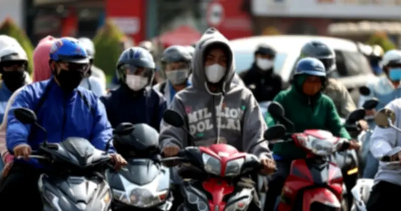 TP.HCM nóng hầm hập từ sáng sớm, nhiệt cảm nhận lên tới 32 độ C