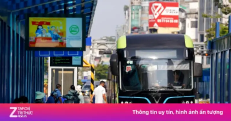 TP.HCM đề xuất thí điểm xe buýt nhỏ kết nối khu dân cư với metro