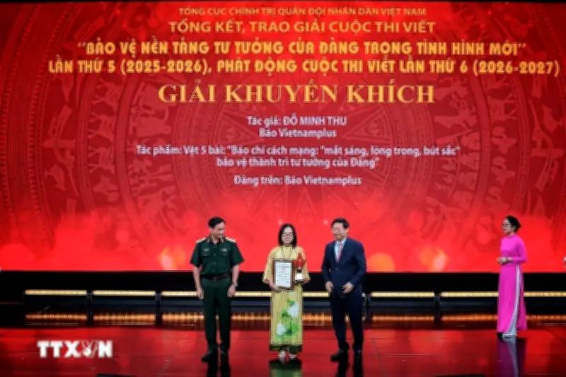 Trao giải cuộc thi viết bảo vệ nền tảng tư tưởng của Đảng trong tình hình mới