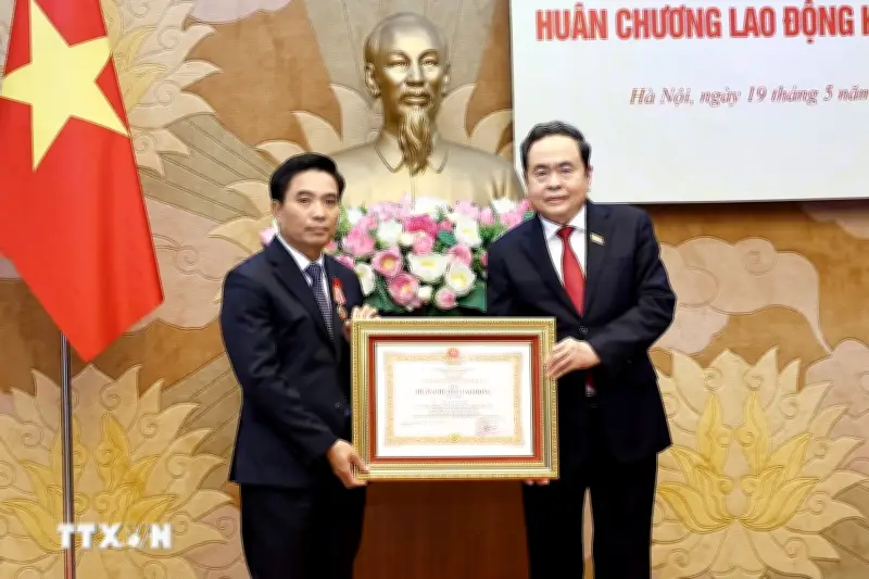 Trao tặng Huân chương Lao động hạng Nhất cho Phó Chủ tịch Quốc hội Nguyễn Đoàn Anh
