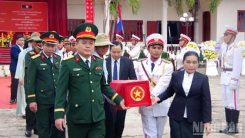 Tri ân liệt sĩ Việt Nam hy sinh tại Lào: Lễ tiễn đưa 8 hài cốt về nước