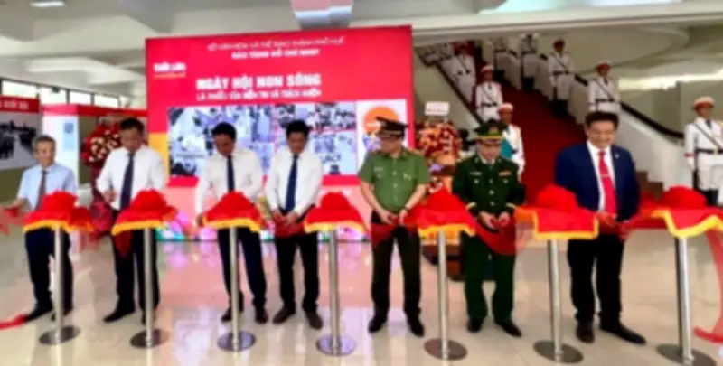 Triển lãm ảnh tư liệu về Chủ tịch Hồ Chí Minh và Quốc hội Việt Nam