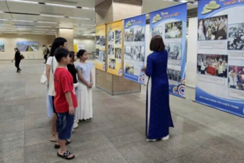 Triển lãm 'Trẻ em thời chiến' lần đầu tại ga metro TPHCM
