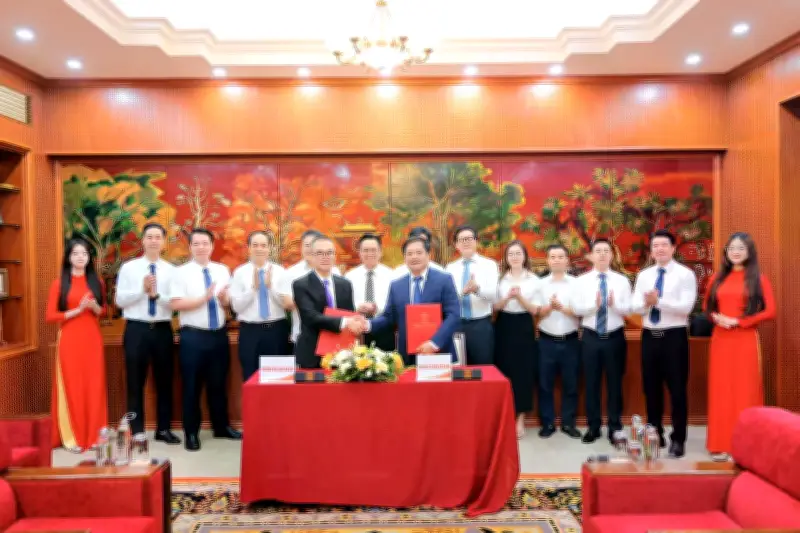 Trường Đại học Hà Nội và Tạp chí Gia đình Việt Nam ký kết hợp tác