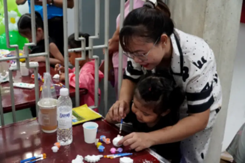 Tết Thiếu nhi đặc biệt của những chiến binh nhí tại bệnh viện ở TPHCM