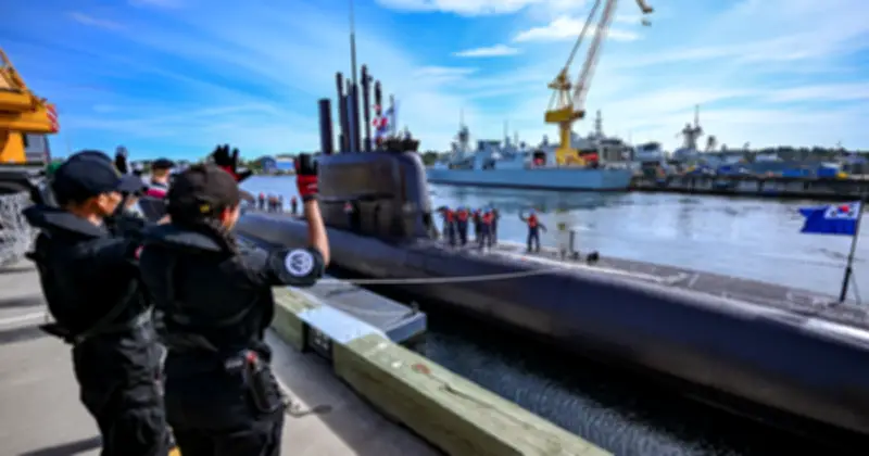 Tàu ngầm Hàn Quốc cập cảng Canada sau hành trình 14.000 km