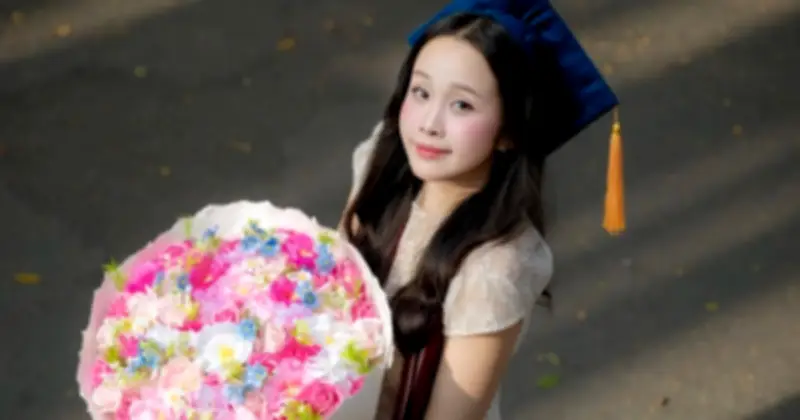 Đầu tư tiền triệu để có bộ ảnh tốt nghiệp lung linh