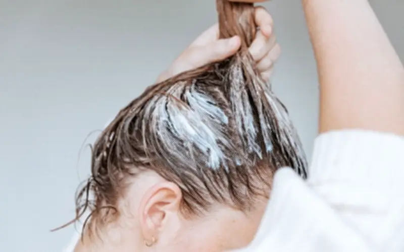 U tóc kiểu mới gây sốt: Đơn giản đến mức ai lười cũng làm được