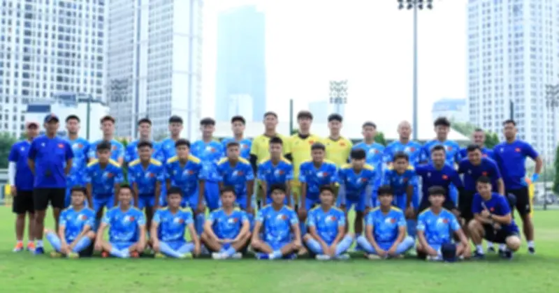 U.19 Việt Nam mất gần một ngày di chuyển sang Indonesia dự giải