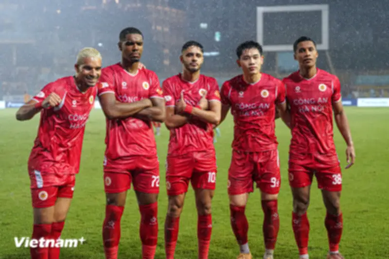 V-League vòng 23: Công an Hà Nội vô địch sớm, cuộc đua trụ hạng nóng bỏng