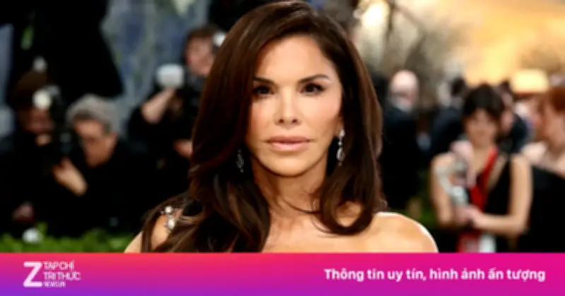 Vợ tỷ phú Jeff Bezos tập huấn cứu hỏa để mặc vừa váy Met Gala