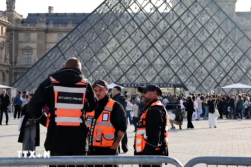 Vụ trộm chấn động tại Bảo tàng Louvre được dựng thành phim