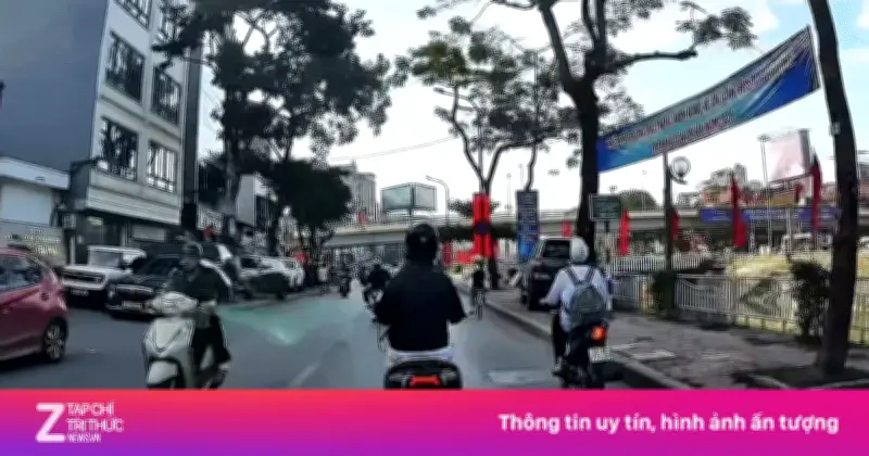 Video cảnh nam sinh lạng lách đánh võng gây tai nạn