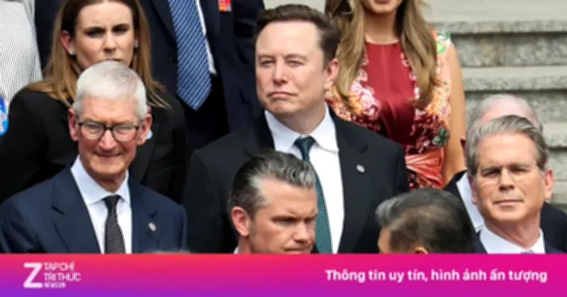 Video dàn CEO tháp tùng ông Trump gây sốt