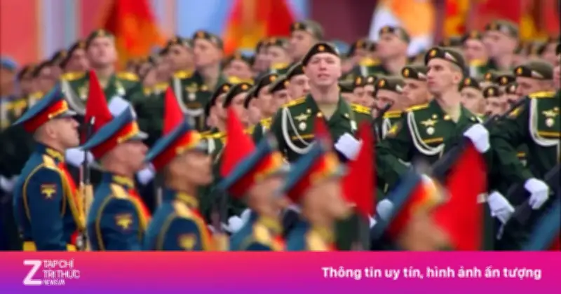 Video hơn 1000 quân nhân Nga tái hiện khí thế hào hùng tại St. Petersburg
