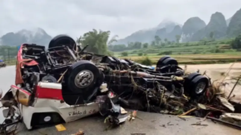 Video: Mưa lớn gây ngập lụt, thiệt hại hơn 10 tỷ đồng tại nhiều địa phương