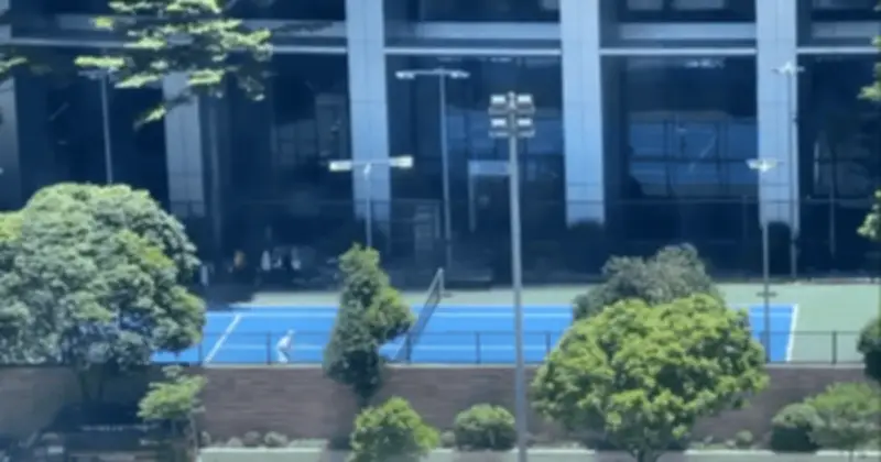 Video nhóm người chơi tennis giữa nắng nóng gay gắt ở Hà Nội gây xôn xao