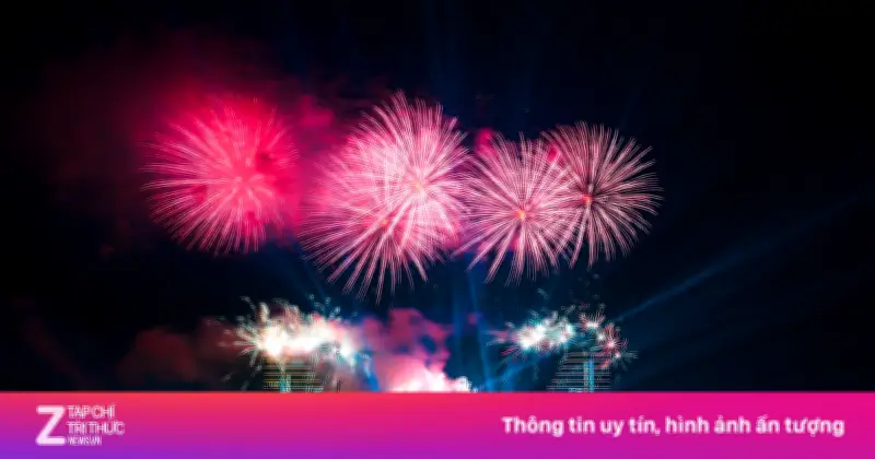Video pháo hoa cầu vồng ôm trọn bầu trời Hải Phòng gây choáng ngợp