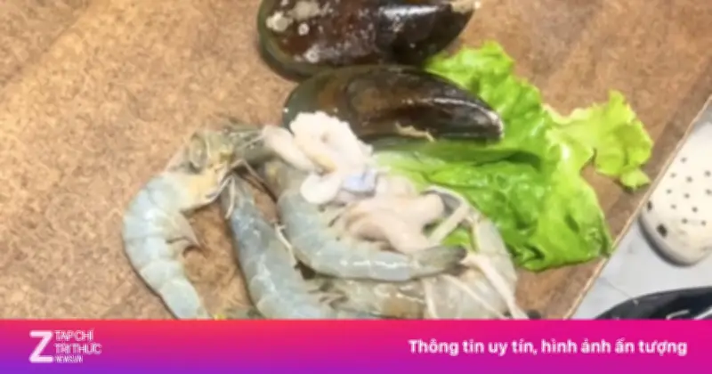 Video quán buffet bức xúc vụ khách giấu thức ăn thừa né phụ phí