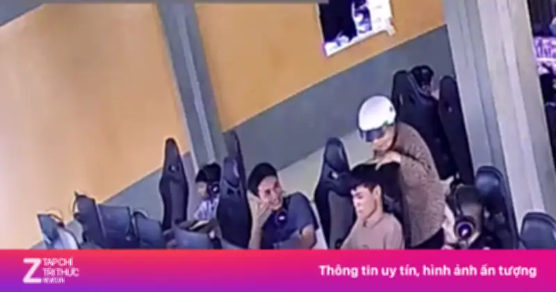 Video thanh niên bị véo tai nhầm ở quán internet