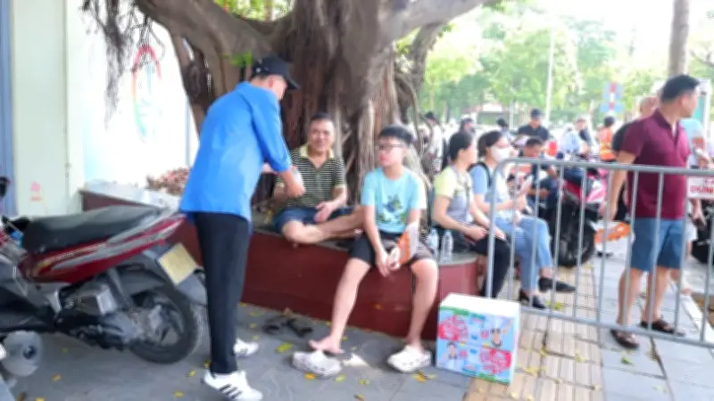 Video thanh niên tình nguyện tiếp sức kỳ thi lớp 10