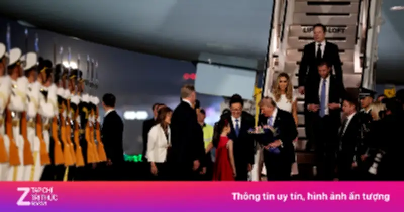 Video: Trung Quốc trải thảm đỏ đón ông Trump tại sân bay Bắc Kinh