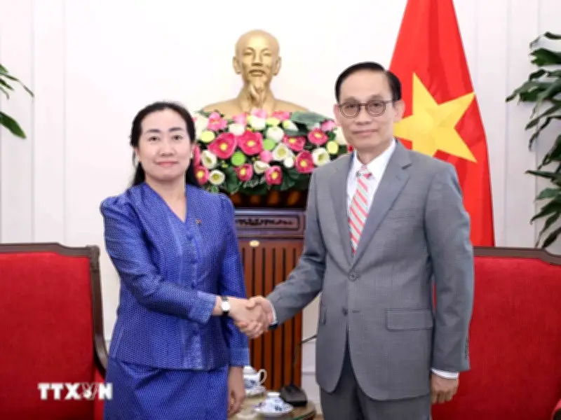 Việt Nam luôn ưu tiên thúc đẩy quan hệ đoàn kết, gắn bó hữu nghị với Campuchia