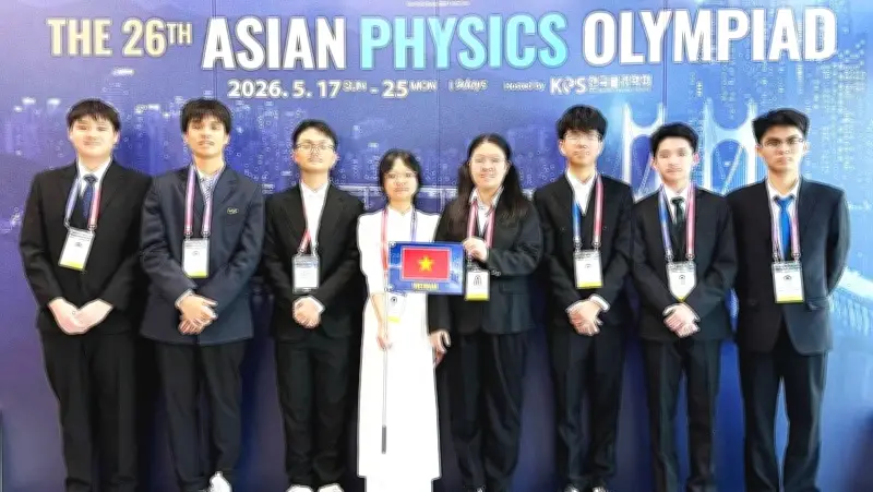 Việt Nam đạt thành tích cao tại APhO 2026, JOB FAIR UFM thu hút 5.000 bạn trẻ