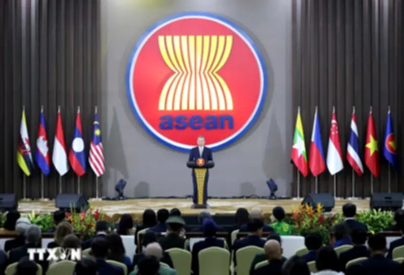 Việt Nam và ASEAN đoàn kết cùng chèo lái tương lai chung