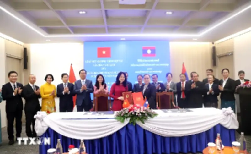 Việt Nam và Lào tăng cường hợp tác văn hóa và du lịch