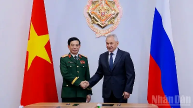 Việt Nam và Nga tăng cường hợp tác quốc phòng, biển