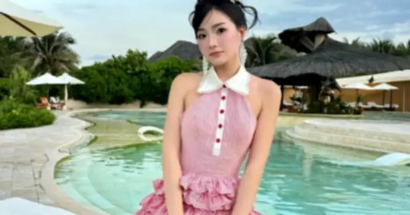 Váy xòe biến tấu đa dạng: Từ vintage đến preppy, gothic đầy mới mẻ