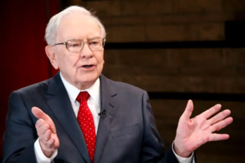 Warren Buffett: Kỹ năng giao tiếp giúp người trẻ tránh bị AI đào thải