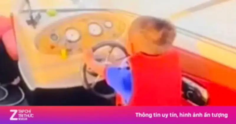 Xử phạt người cha đăng clip con trai 4 tuổi lái ca nô lên Facebook