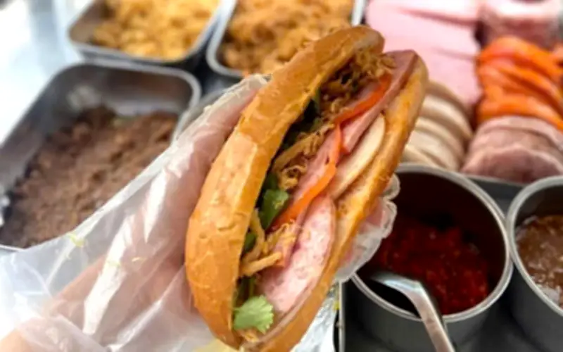 Xử phạt tiệm bánh mì Quỳnh 18 triệu đồng vì gây ngộ độc hàng loạt