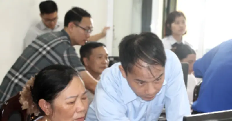 Xã Yên Lập phổ cập kỹ năng số cho người dân qua phong trào 'Bình dân học vụ số'