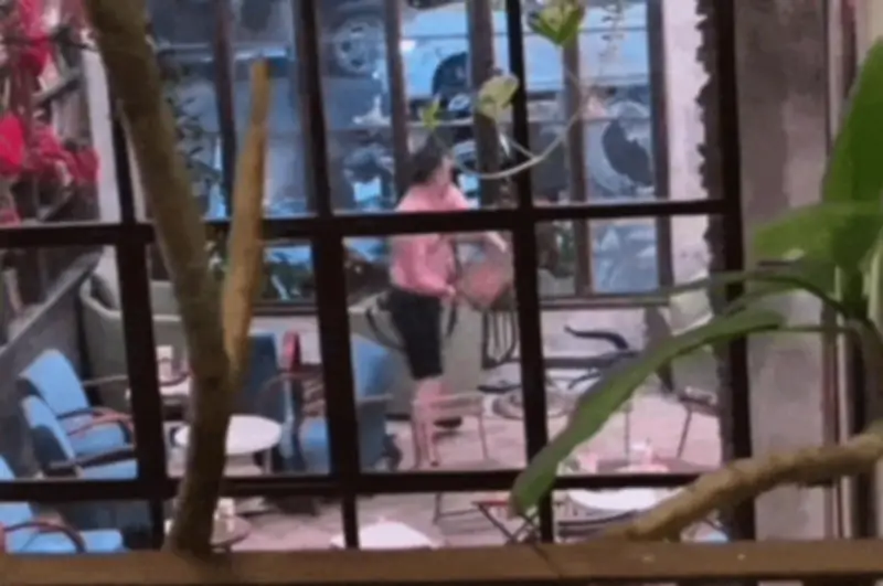 Xác minh vụ khách Tây đập phá quán cà phê ở Đà Nẵng, kẹp cổ thanh niên