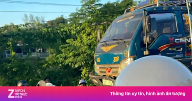Xe tải va chạm xe máy ở Huế, cháu bé 6 tuổi tử vong thương tâm