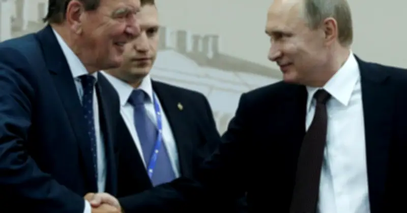 Đề xuất của Putin về Schröder: Nước cờ can thiệp nội bộ EU