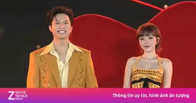 Anh Tú và Lyly gây sốt với màn nắm tay tình tứ tại Carnival Hạ Long