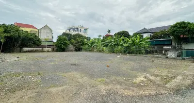 Ba thửa đất, một căn nhà chưa phép có được hợp thửa chuyển lên đất ở?